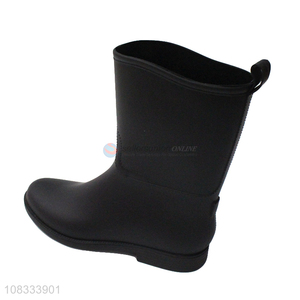 Recent design fashionable rain boots mid-calf rainboots for women