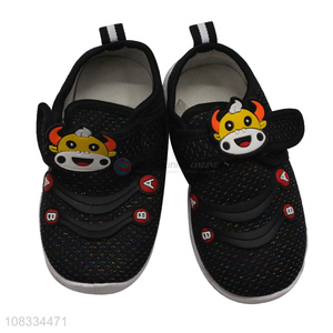 Hot items cartoon black children sports shoes for outdoor