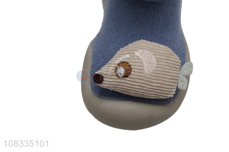 Factory supply cartoon cute baby socks shoes with silicone soles