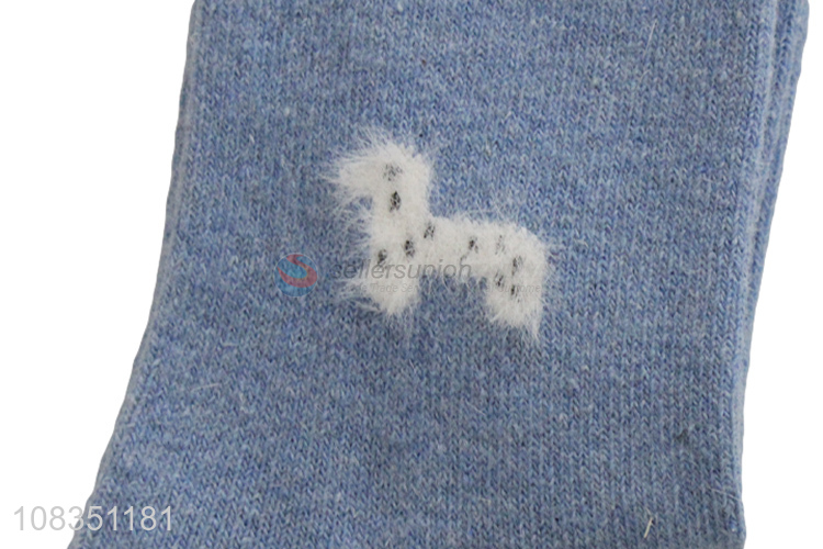 Wholesale women's crew socks breathable mid calf socks for girls
