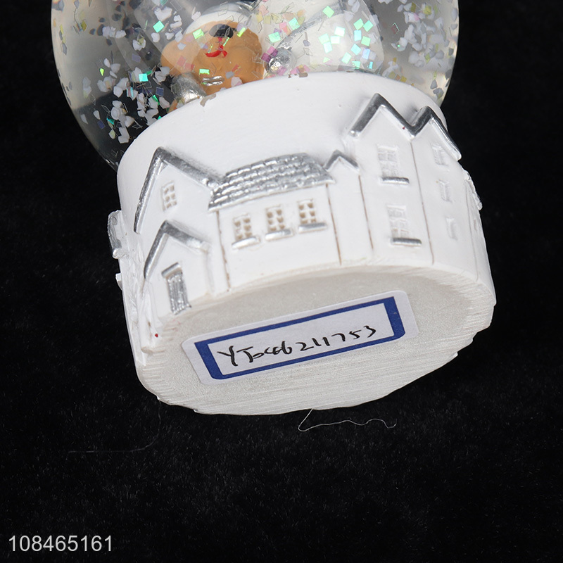 Factory direct sale polyresin water balls Christmas snow globes
