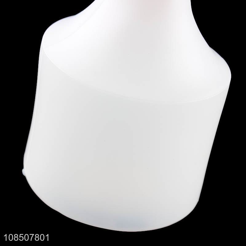 China products plastic hand pressure empty bottle spray bottle