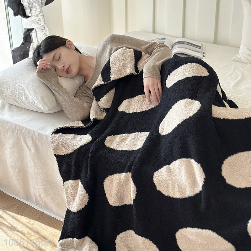 Wholesale trendy winter warm soft comfortable blanket for a nap