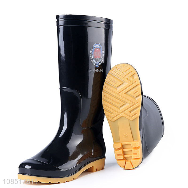 Online wholesale black waterproof outdoor men rain boots working boots