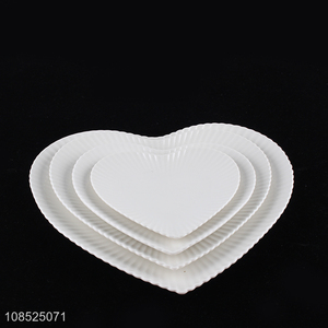 Factory price heart shape white ceramic plate for dinnerware