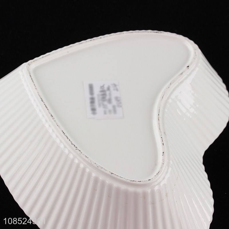 Good selling heart shape decorative ceramic plate dishes for restaurant