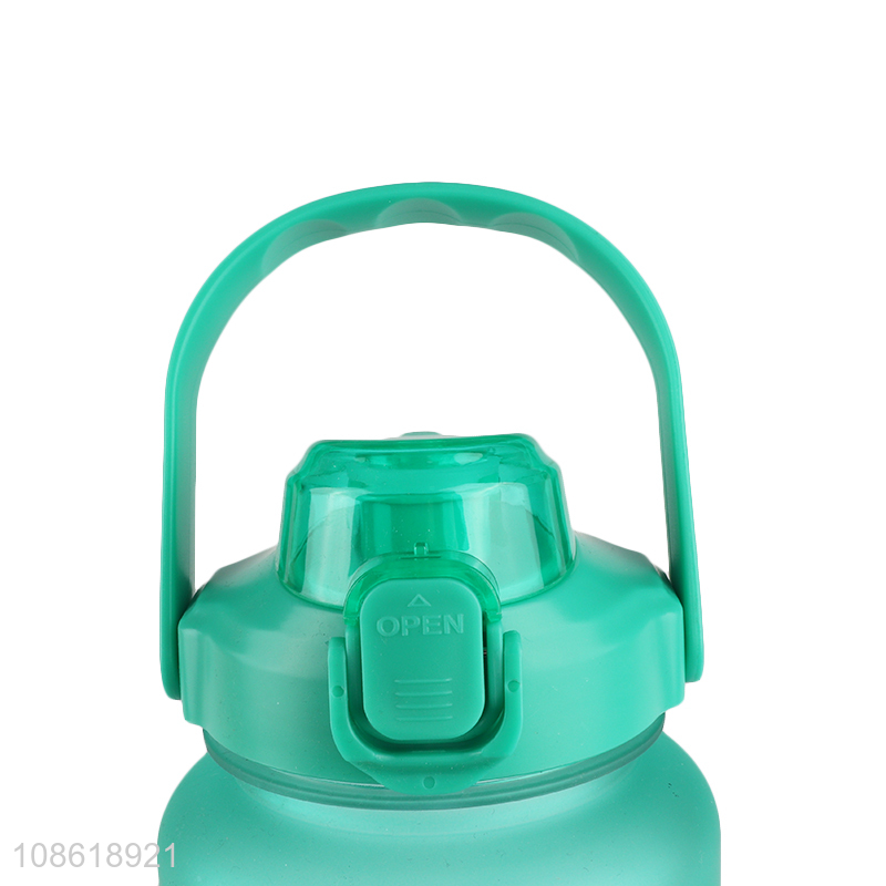 Wholesale 2000ml gradient color portable plastic water bottle for gym