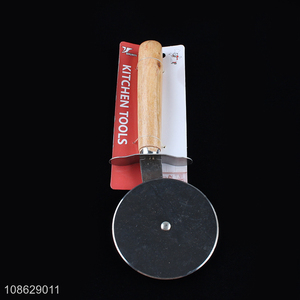 Good quality pizza tool pizza cutter wheel with wooden handle