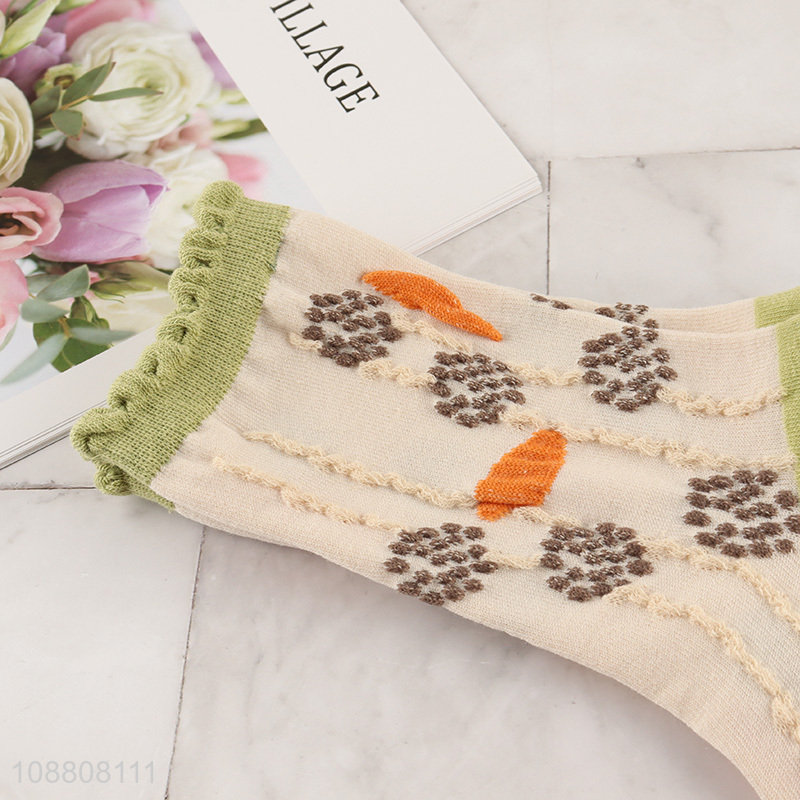 New arrival womens crew socks embroidered cotton crew socks
