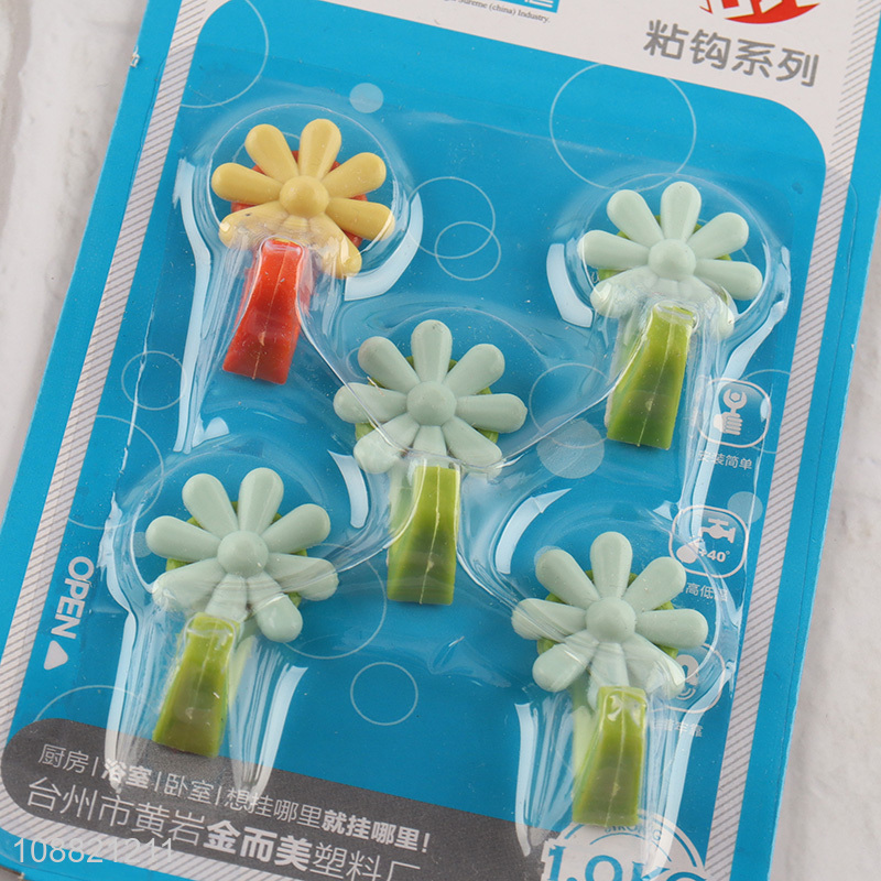 Good quality 5pcs flower shaped non-trace sticky wall hooks