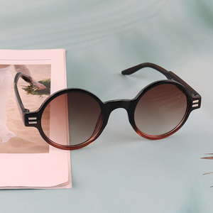 Wholesale women sunglasses trendy plastic sunglasses for girls