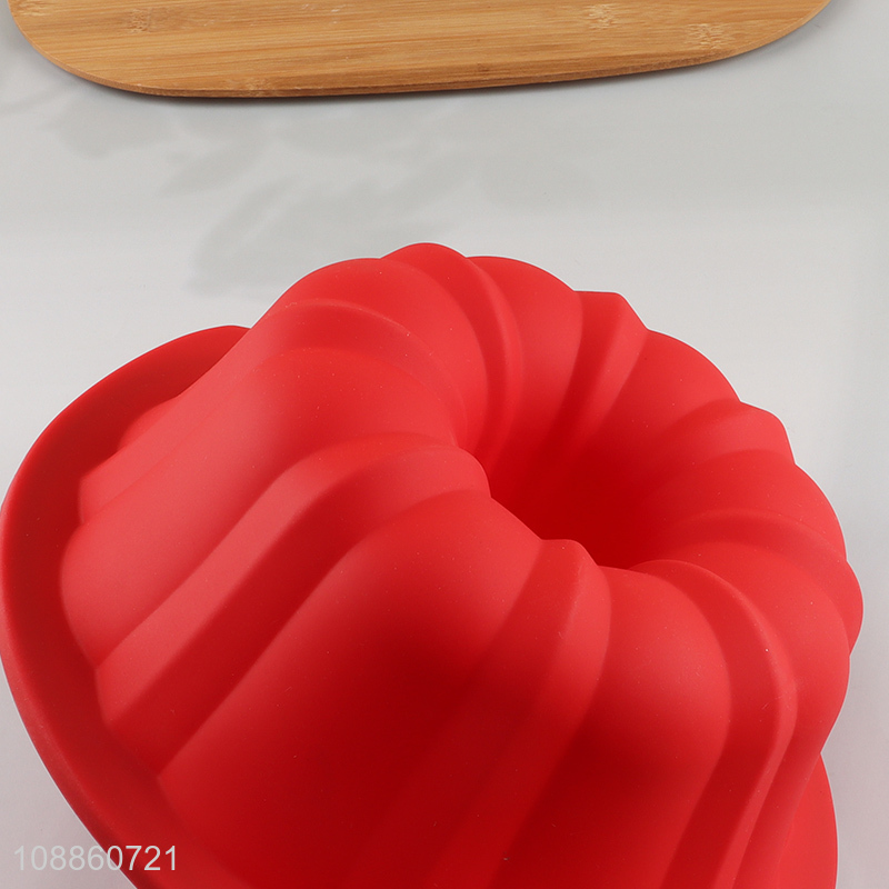Best price red silicone non-stick cake mold for baking tool