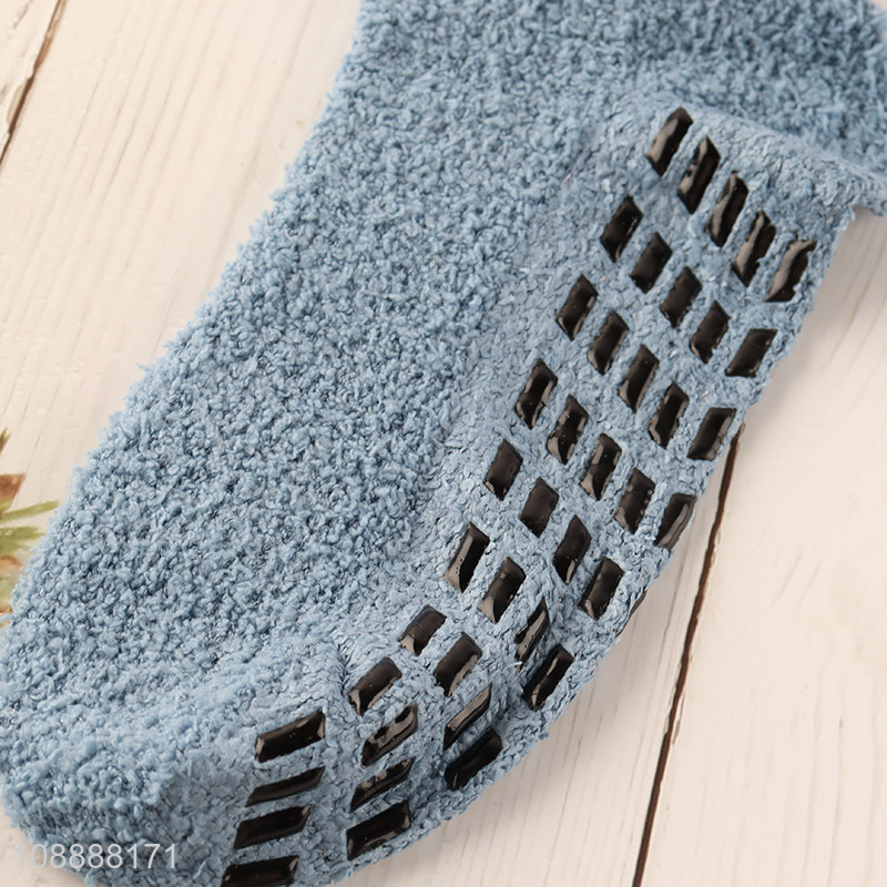 Factory price non-slip slipper socks winter fuzzy socks with grips