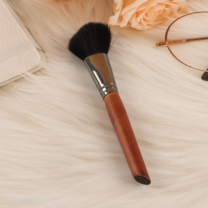 Hot items professional makeup brush contour brush with plastic handle