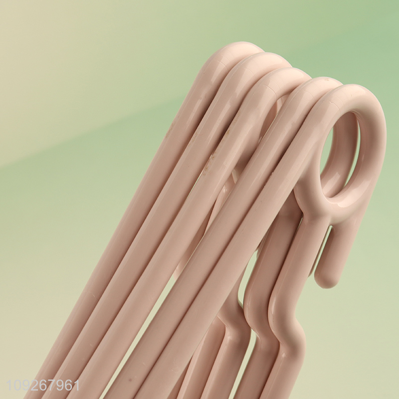 Yiwu market non-slip clothes hanger plastic coat hanger for sale