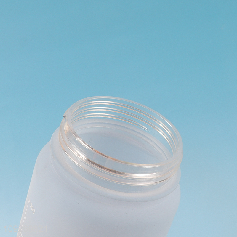 Popular Product 900ML Plastic Water Bottle Custom Logo Portable Water Bottle