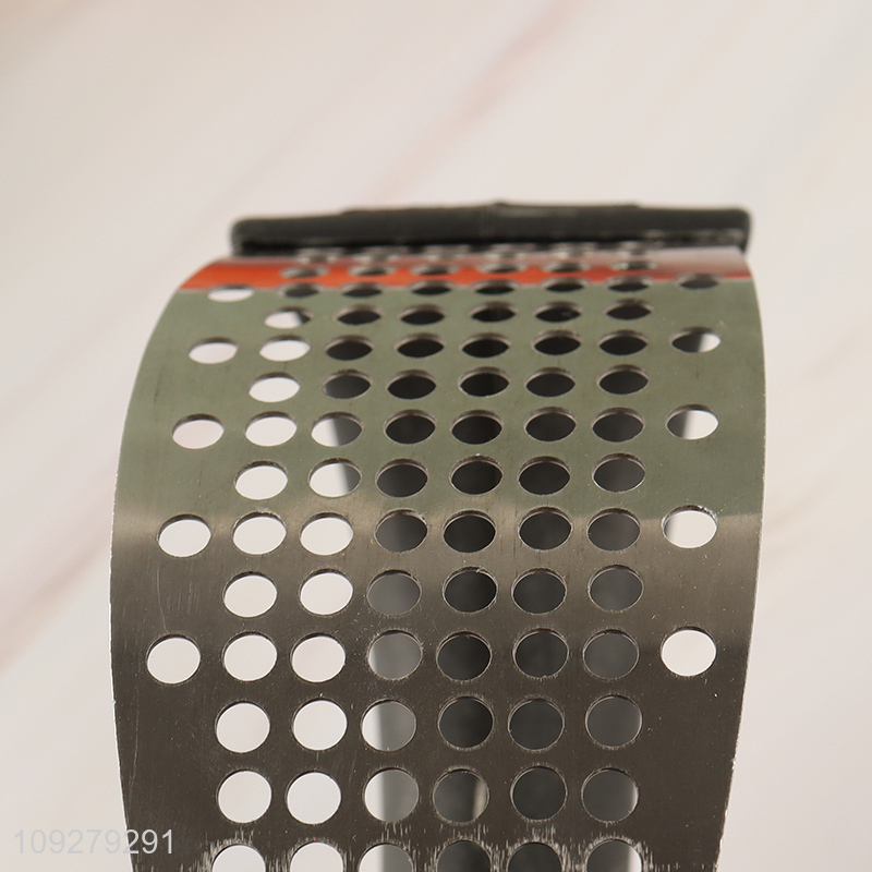 Top Selling Stainless Steel Kitchen Tool Round Garlic Press