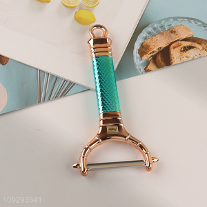 Factory price kitchen gadget vegetable peeler for sale