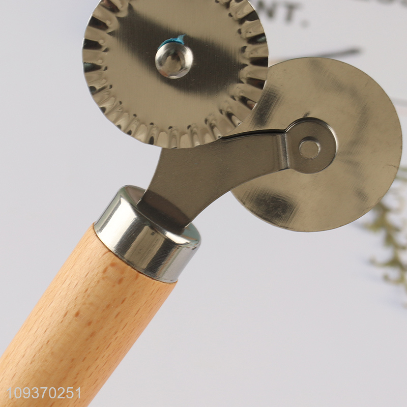 Hot selling pizza wheel pizza cutter with wooden handle