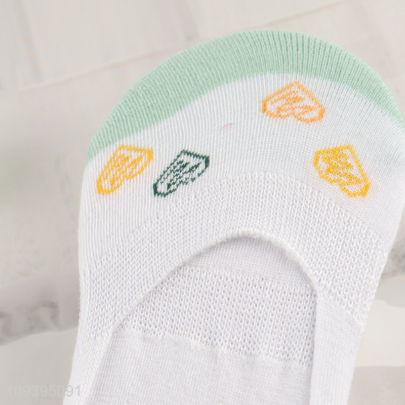 Good selling Embroidered cute design boat socks